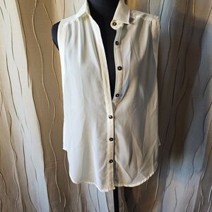 Chic White Button Down Sleeveless Shirt